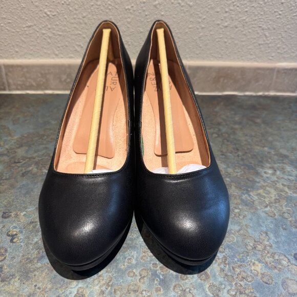 Naturalizer Michelle Pumps - Black Leather - 7.5W - Picture 4 of 6